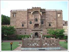 Fort Chanwa, Luni